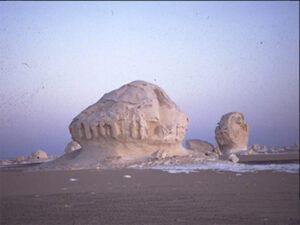 Evening atmosphere in the White Desert at the large so-called Mushroom Rock