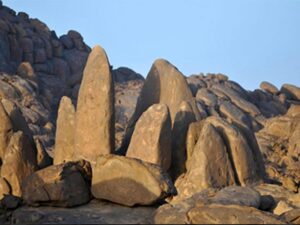 Special rock shapes in the so-called Wadi Gahaleya, which are reminiscent of menhirs